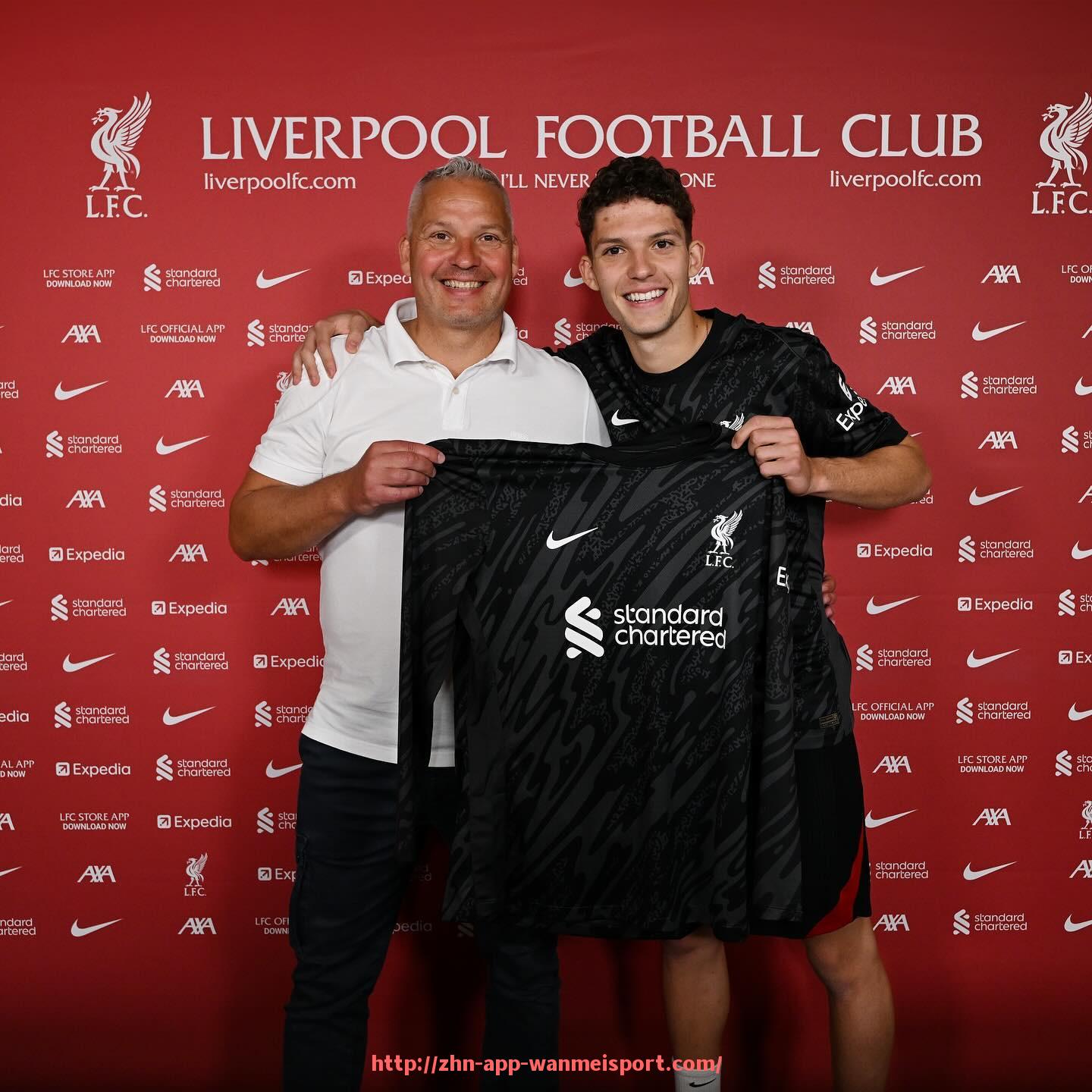 完美体育官方入口-世俱杯历届赛事观众人数统计及现场热度分析